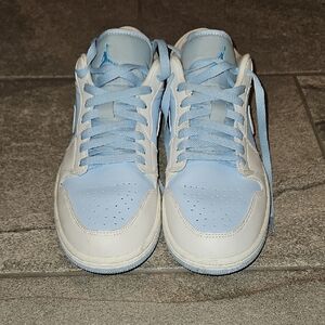 Nike Air Jordan 1 Low – White / University Blue